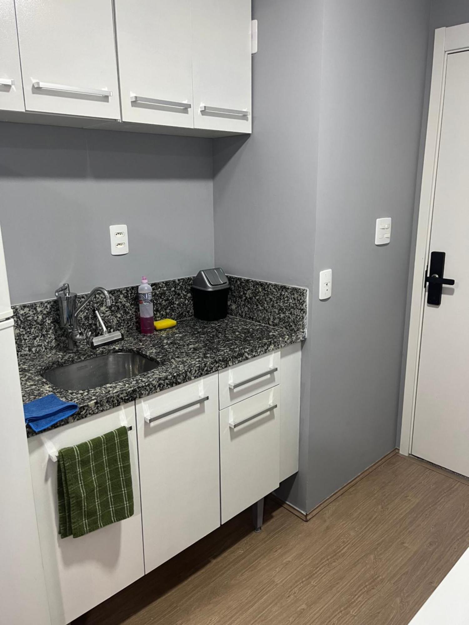 Otimo Ao Lado Do Metro Bras Apartamento São Paulo